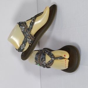 01216 Sanuk olive green, gold & white comfort cushion sandals 8